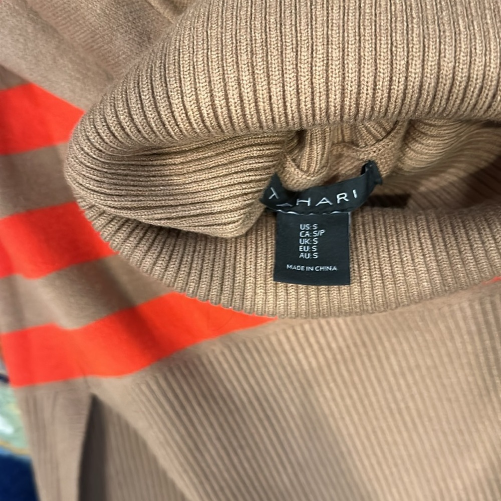 NWOT Tahari turtleneck striped sweater S - Picture 3 of 3